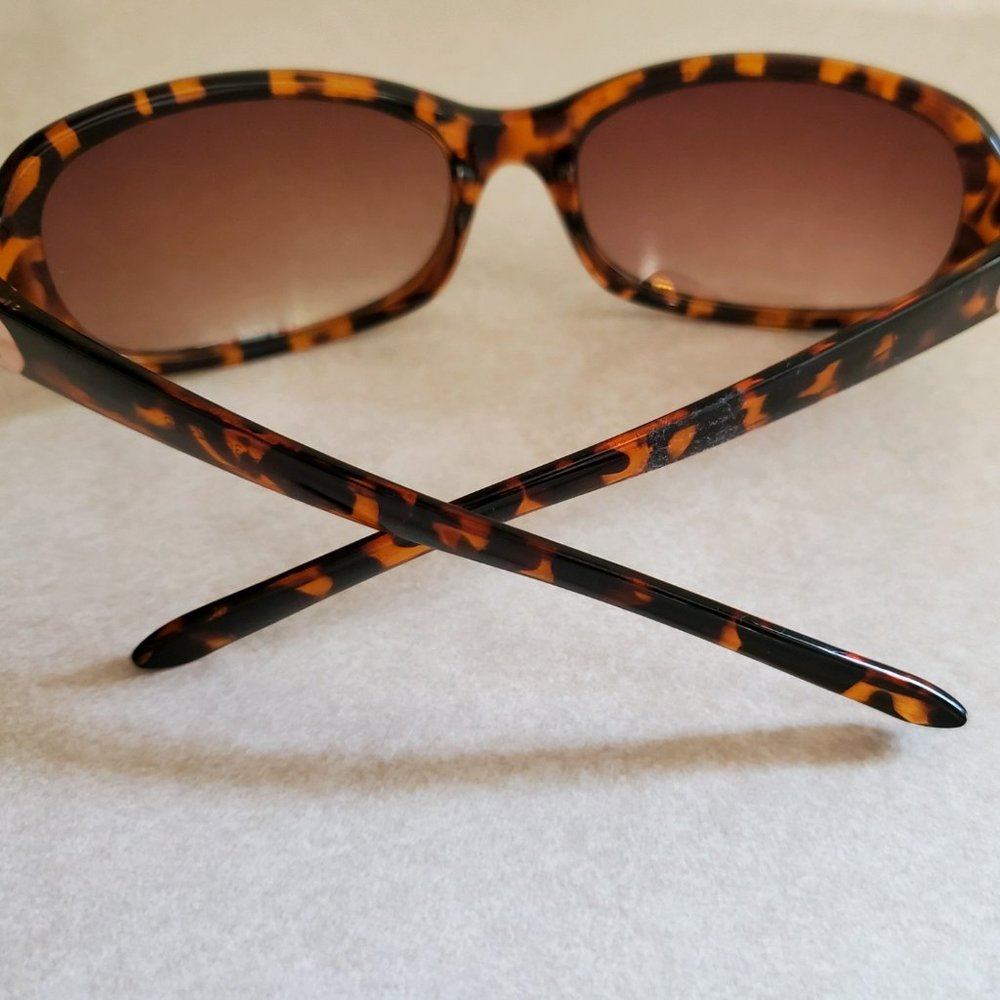 Sunglasses - Tortoise Shell - Picture 2 of 4